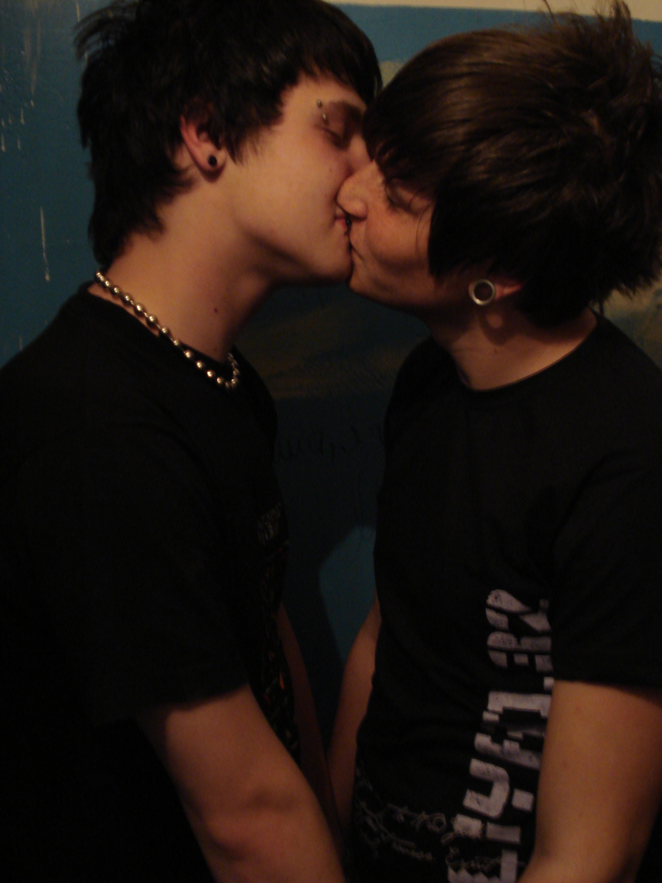 геи мальчики целуются фото фото 62